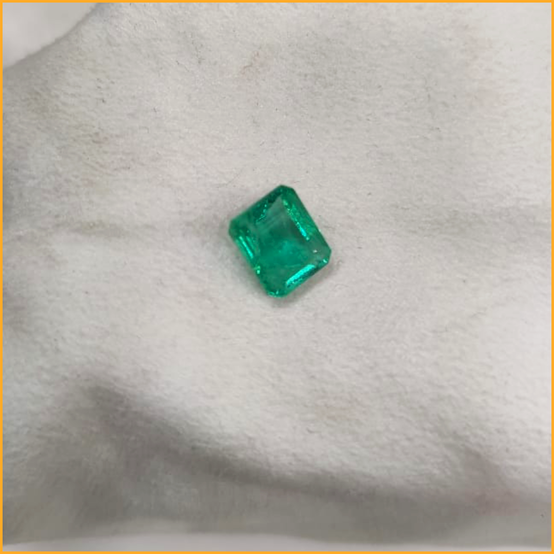 High-Quality Natural Emerald (Panna) – ₹21,000 per Carat