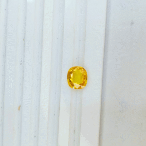 Natural Yellow Sapphire – 0.96g & 5.28 Ratti