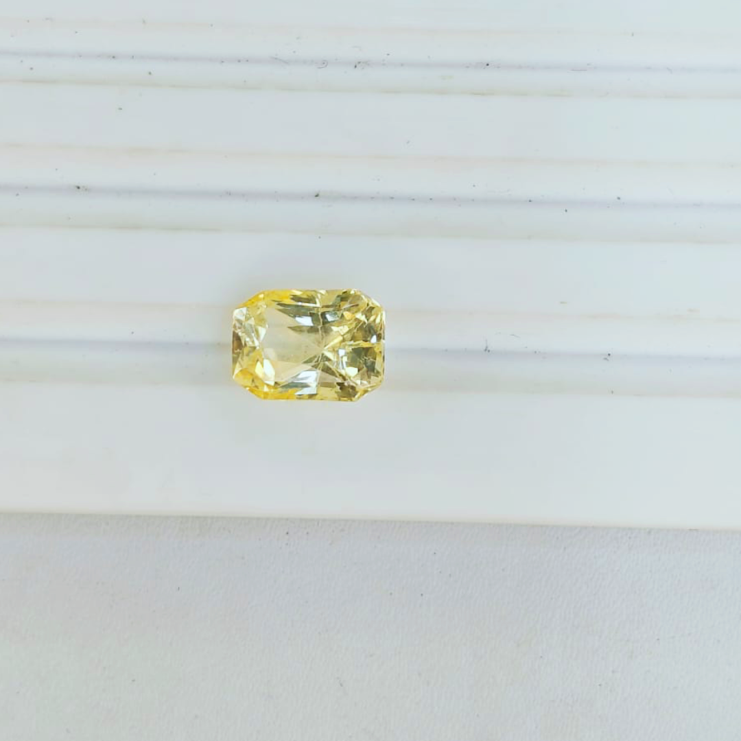 Darshani product editing template (14) Natural Yellow Sapphire – 0.89g & 4.89 Ratti