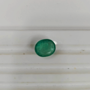 Premium Natural Emerald Stone - 0.89g & 4.89 Ratti