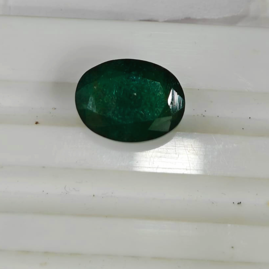 Premium Genuine Emerald Gemstone - 1.28g & 7.04 Ratti