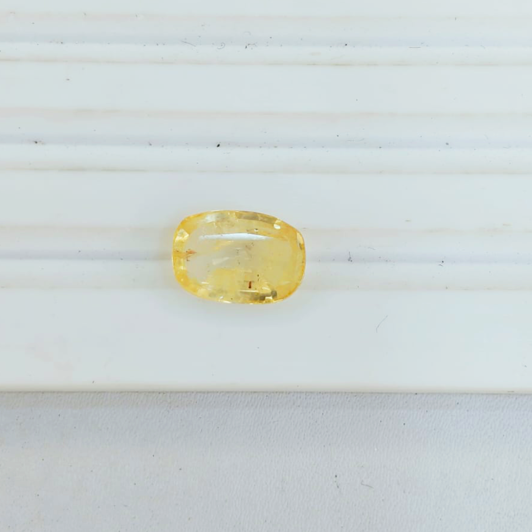 Natural Yellow Sapphire – 0.81g & 4.45 Ratti
