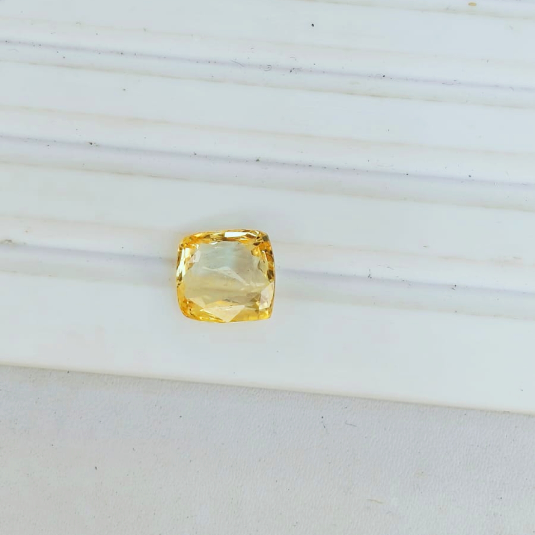 Natural Yellow Sapphire – 0.85g & 4.67 Ratti