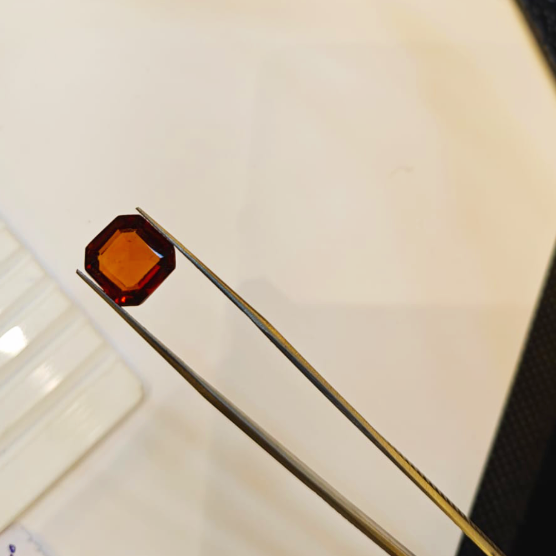 Natural Certified Hessonite Gomed Stone – 1.81g & 9.95 Ratti