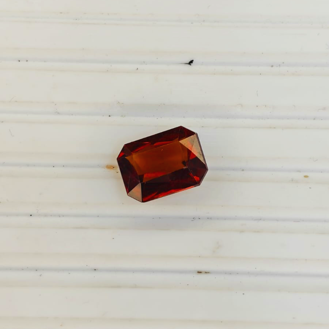 Natural Certified Hessonite Gomed Stone – 2.03g & 11.1 Ratti