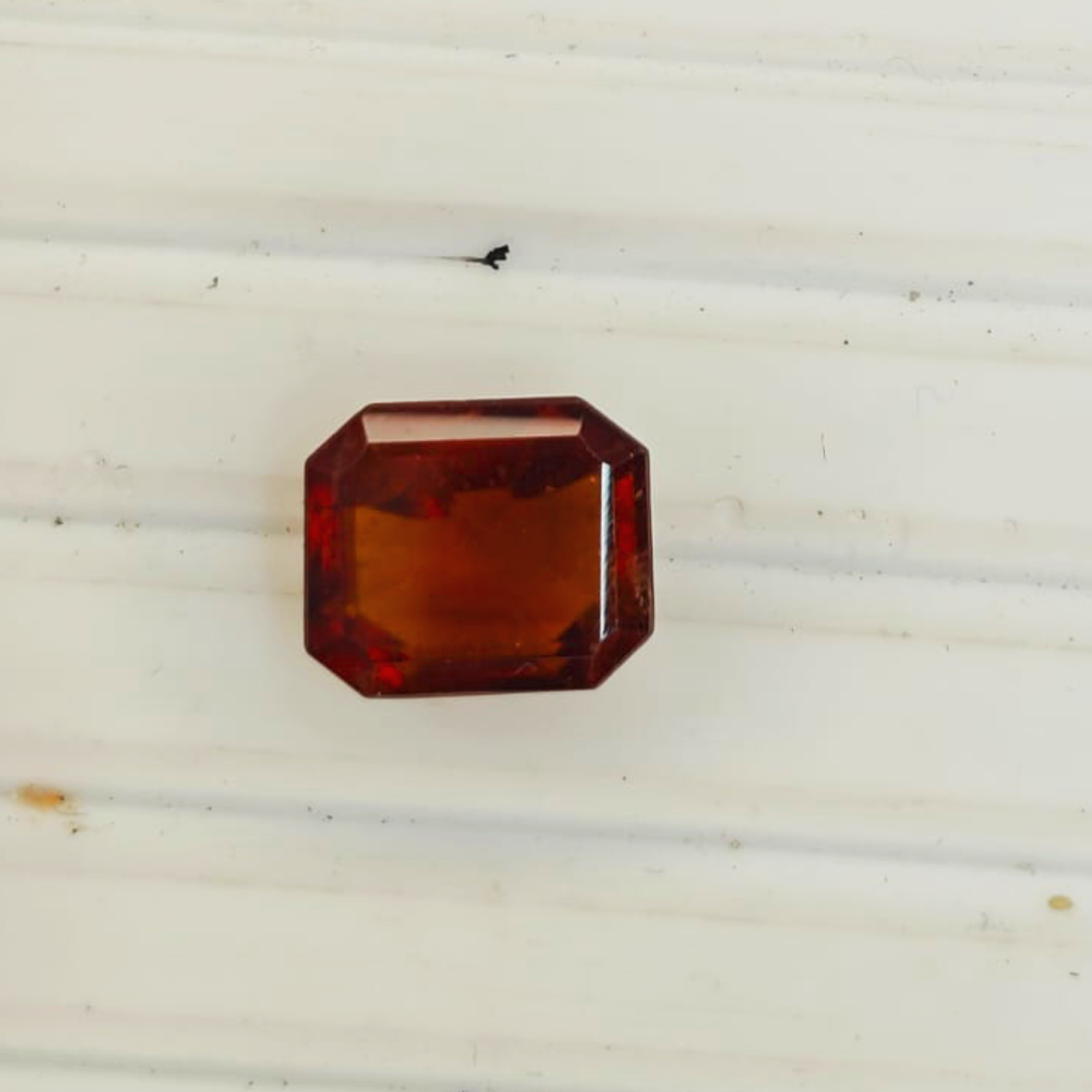 Natural Certified Hessonite Gomed Stone – 1.40g & 7.70 Ratti