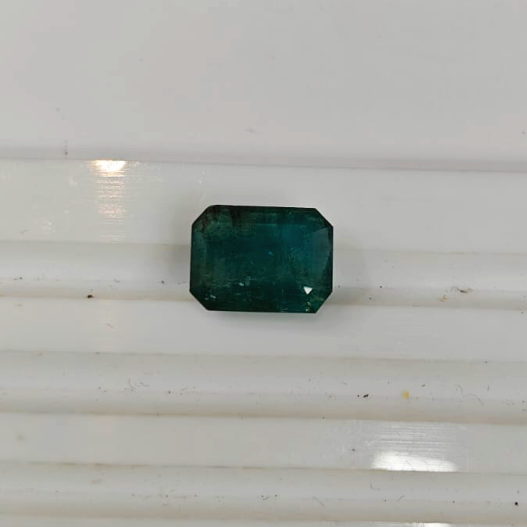 Premium Natural Emerald Gemstone - 1.28g & 7.04 Ratti