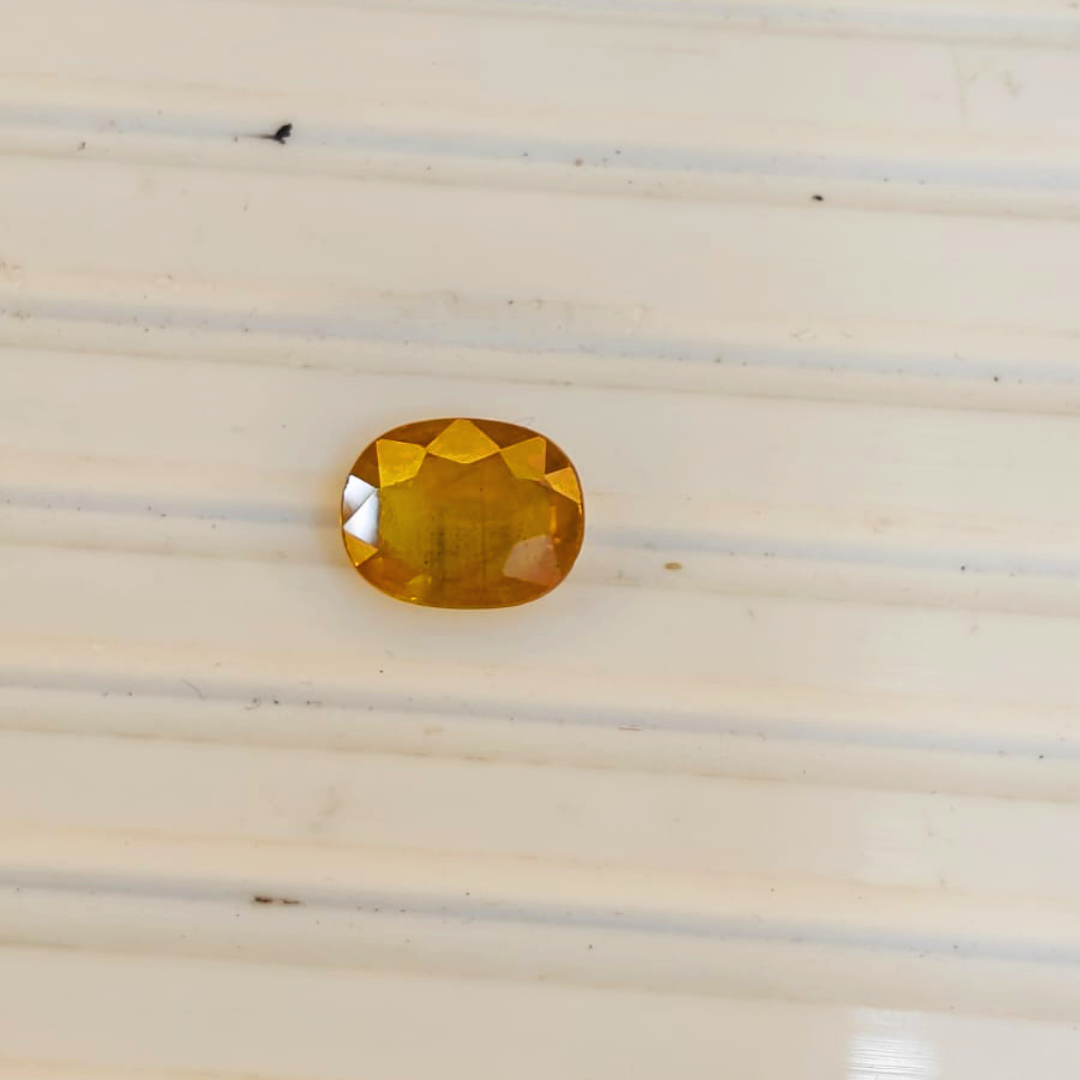 Natural Yellow Sapphire – 0.89g & 4.89 Ratti