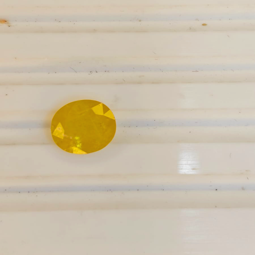 Natural Yellow Sapphire – 0.80g & 4.40 Ratti