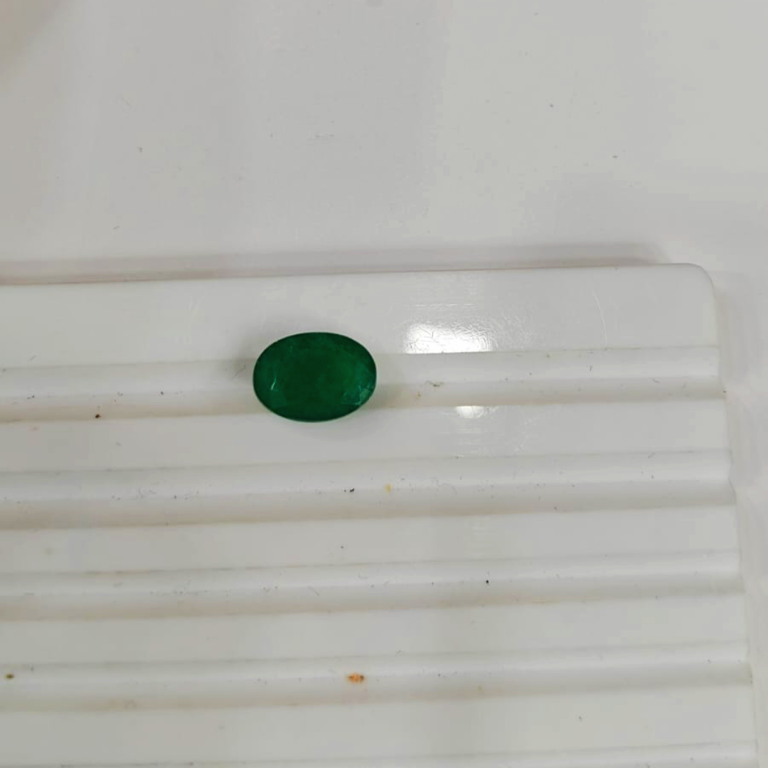 Natural Genuine Emerald Stone - 0.87g & 4.78 Ratti