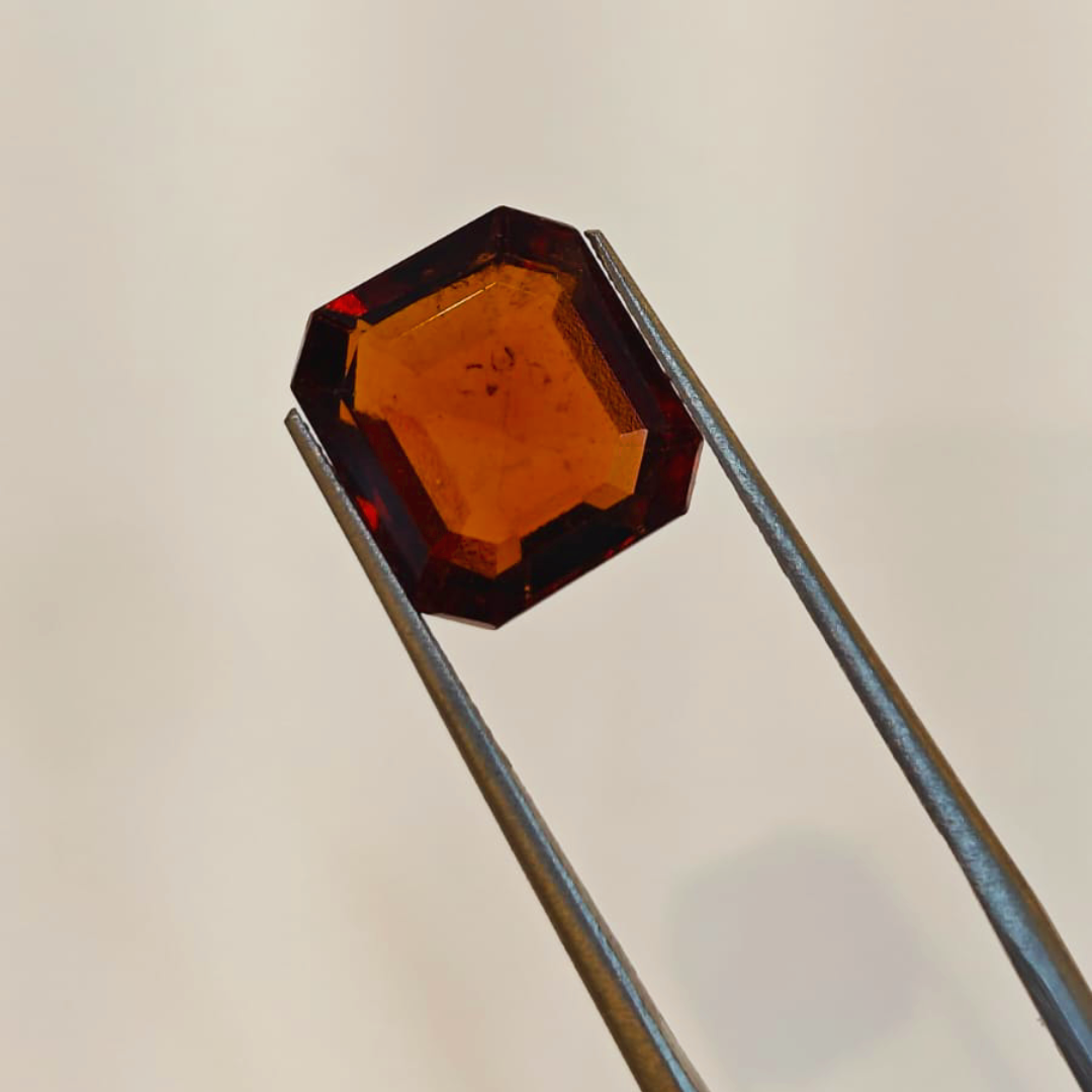 Natural Certified Hessonite Gomed Stone – 1.81g & 9.95 Ratti