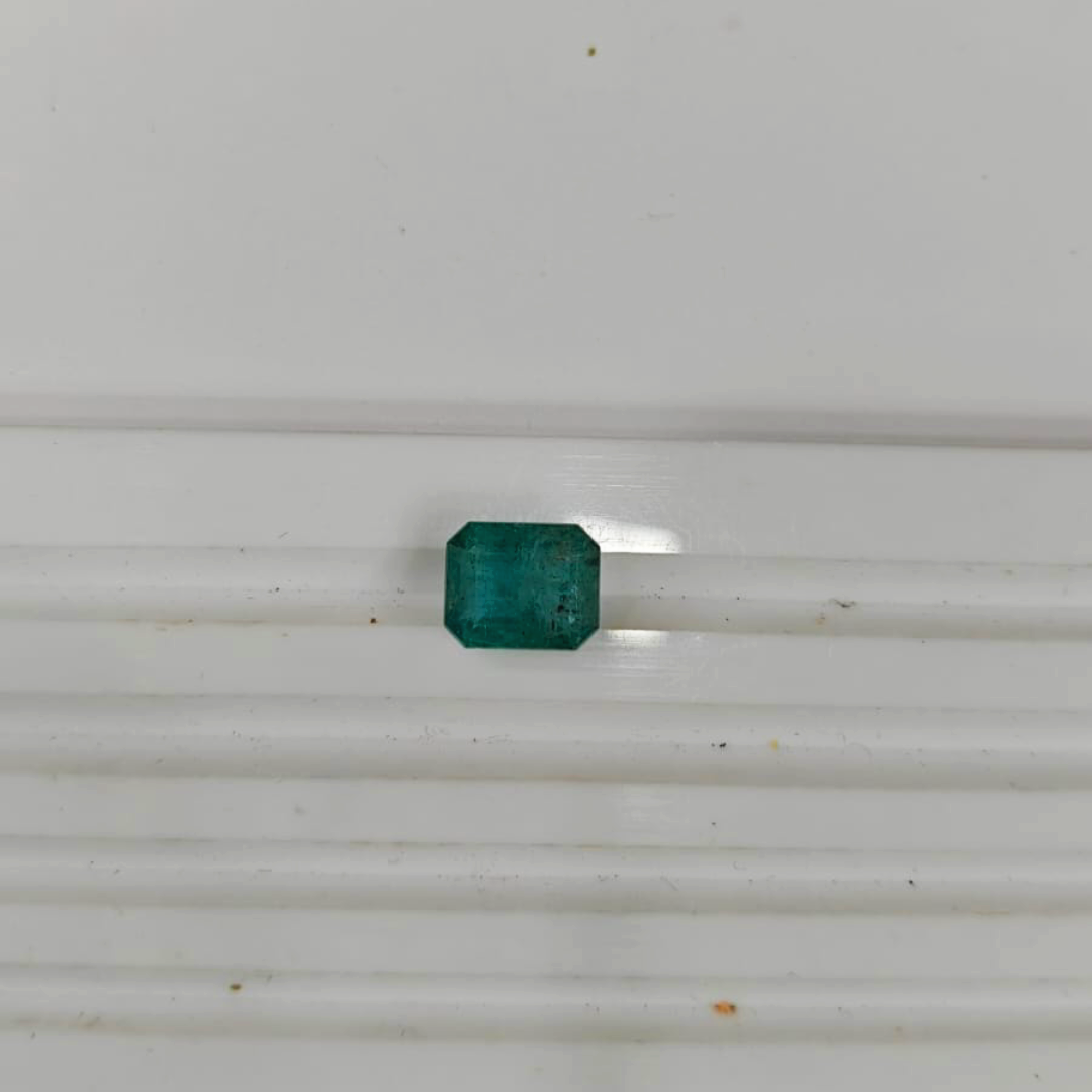 Certified Natural Emerald Gemstone - 0.89g & 4.89 Ratti
