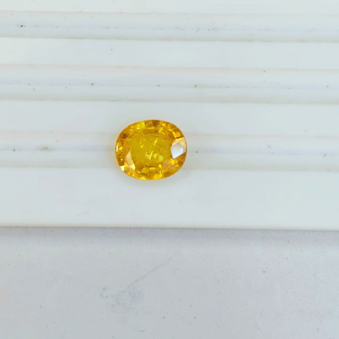 Natural Yellow Sapphire – 0.84g & 4.62 Ratti