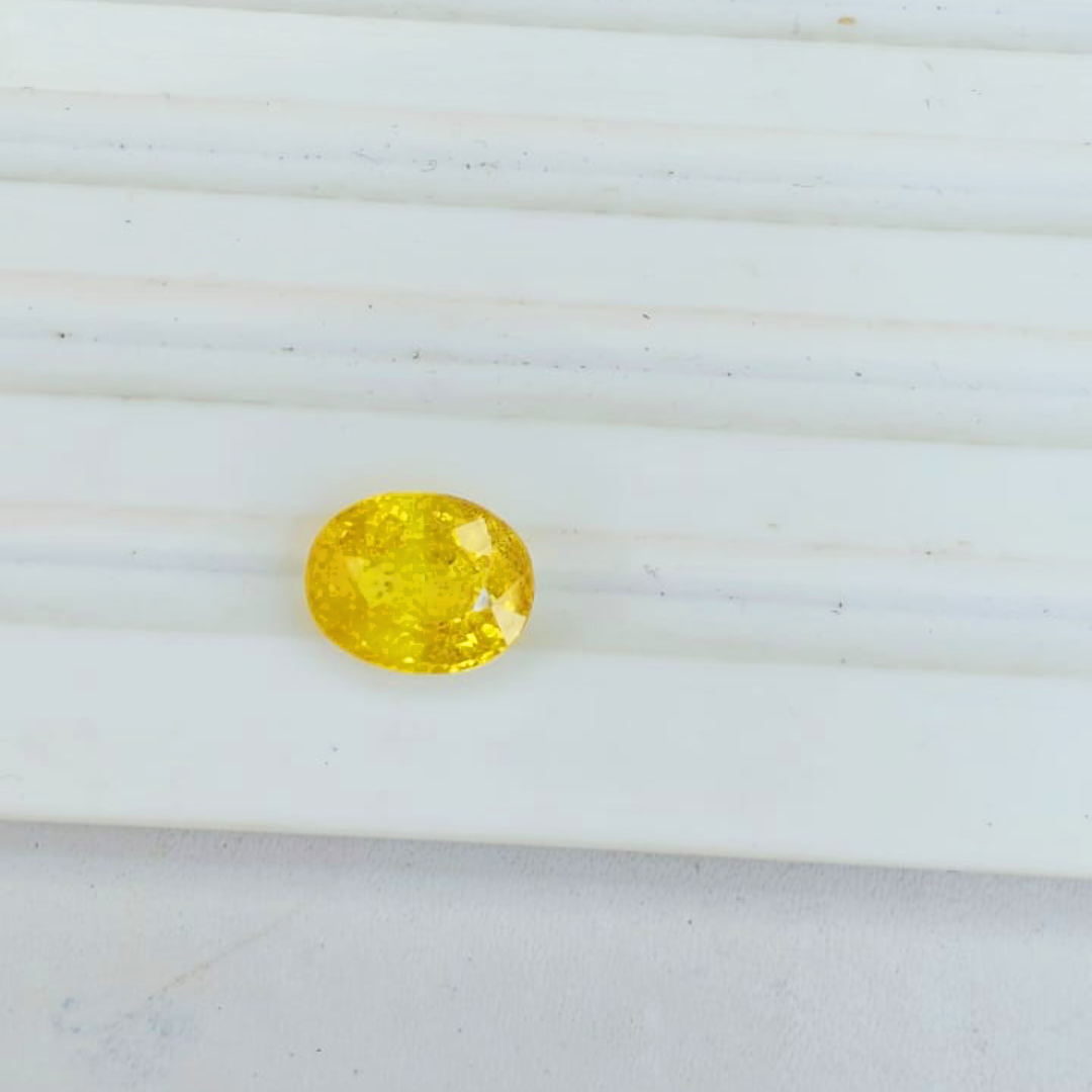 Natural Yellow Sapphire – 0.88g & 4.84 Ratti
