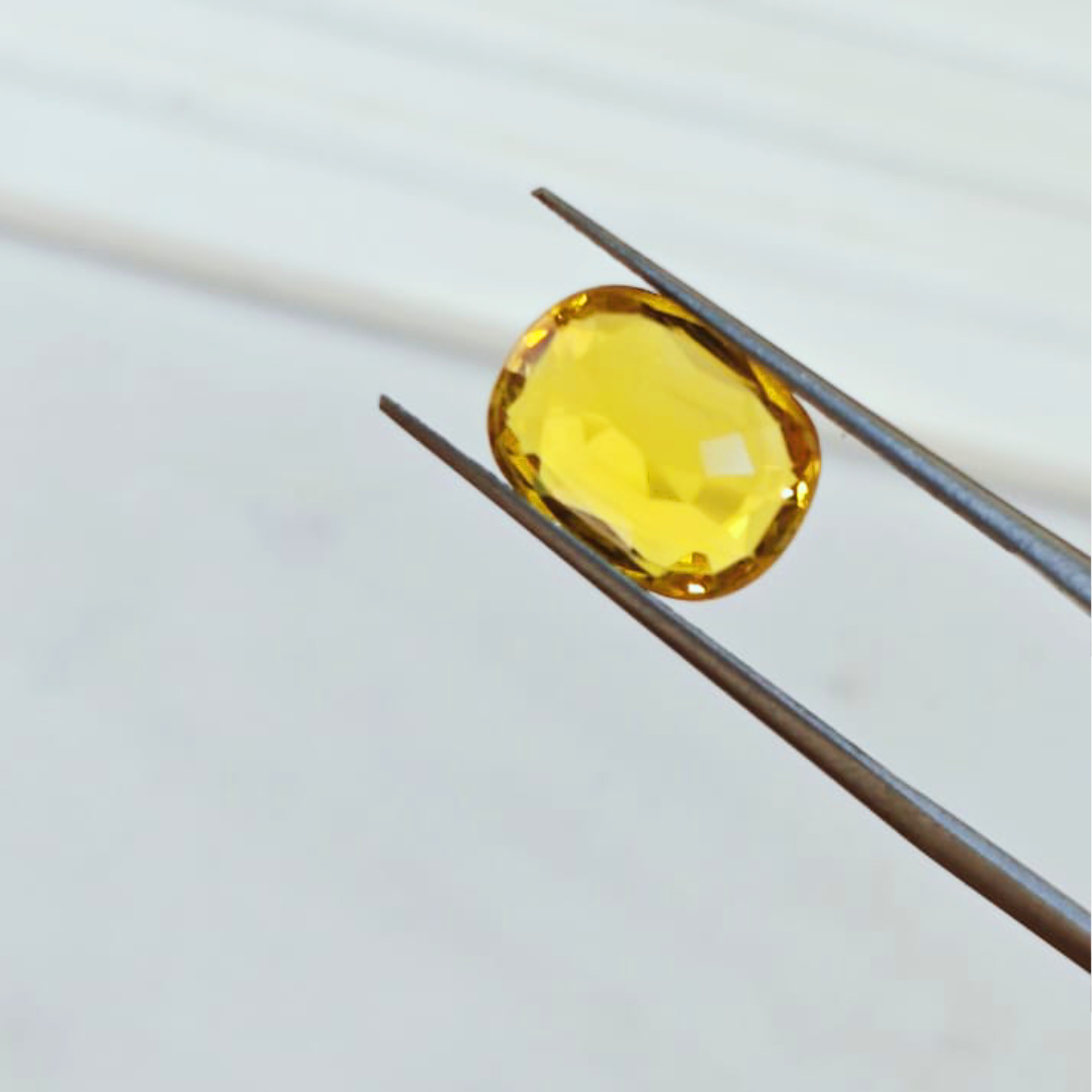 Yellow Sapphire – 0.92g & 5.06 Ratti