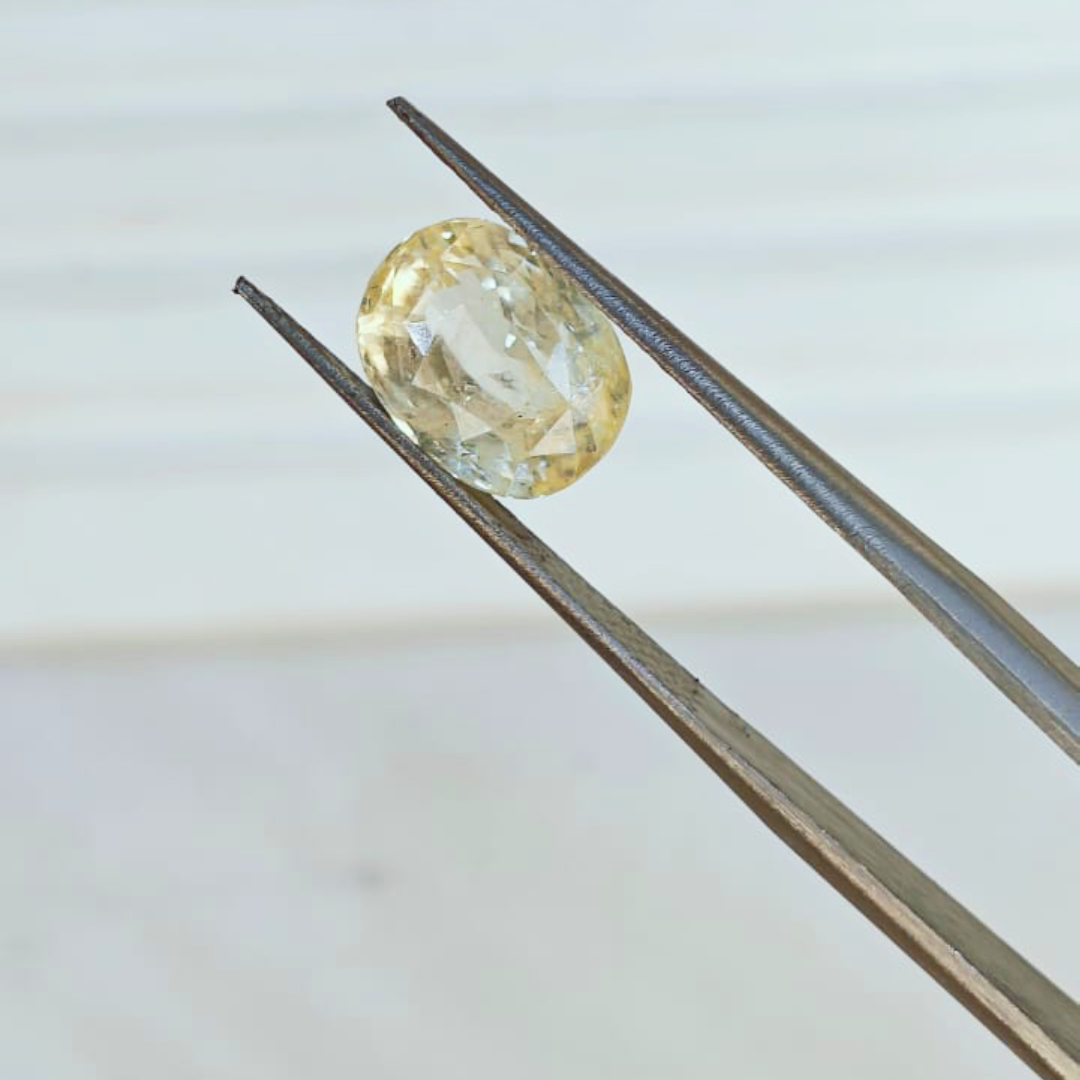 Yellow Sapphire – 0.96g & 5.28 Ratti
